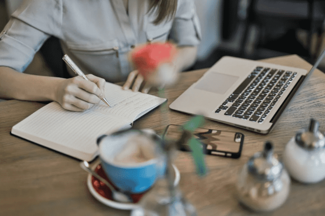 Note-taking for essay writing